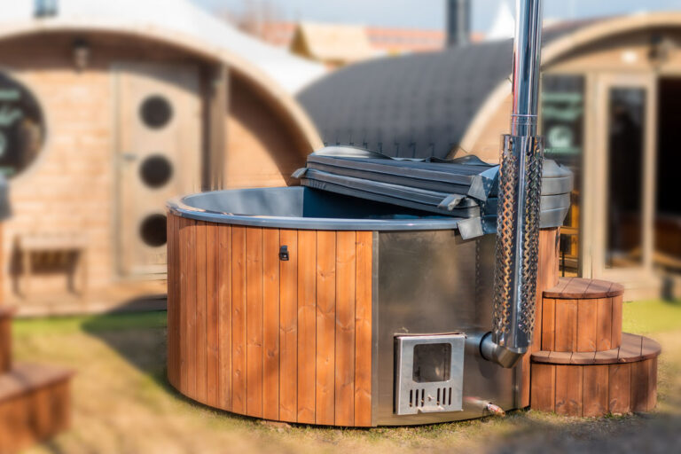 København Wooden Hot Tub for up to 6 people Neptune Saunas & Hot Tubs