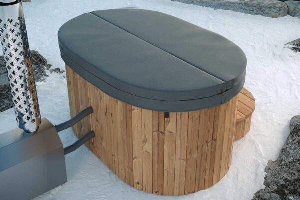 Neptune Hot Tubs - Bergen wooden 2 person hot tub with insulated cover - customer image in snow