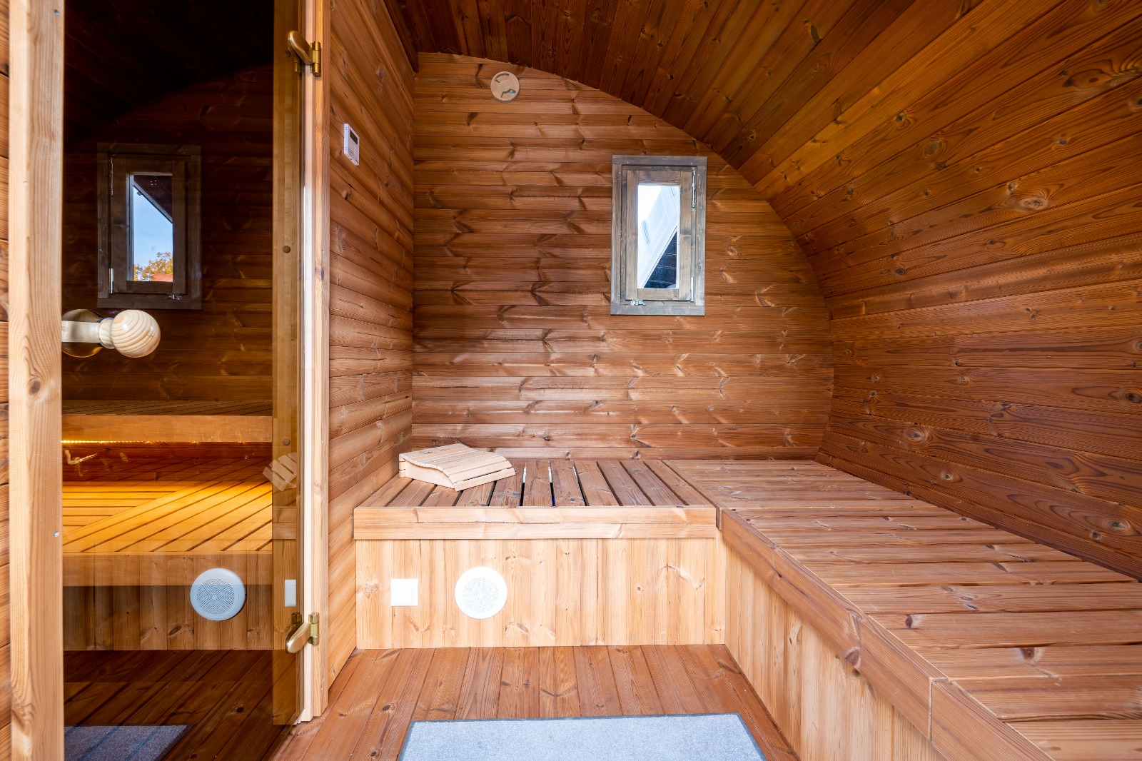 Neptune Saunas Blog - How to Sauna - Interior of reykjavik 2-room sauna